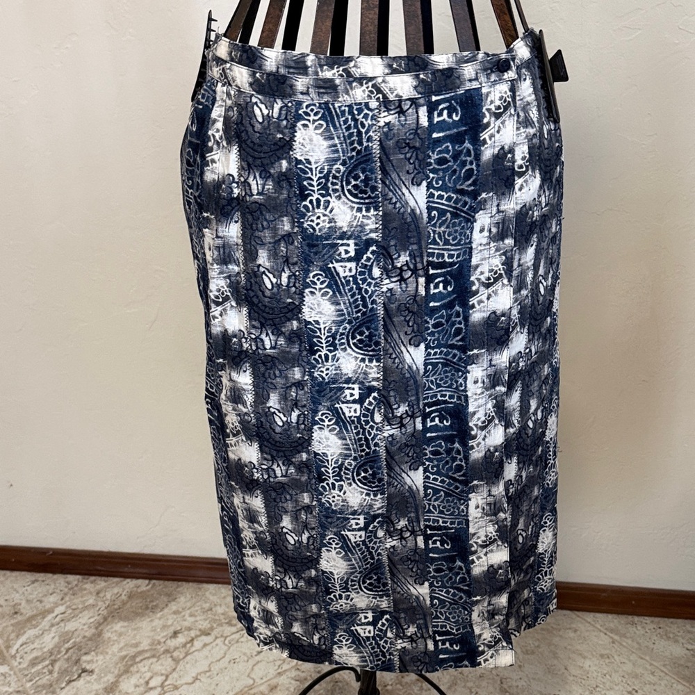 Hearts of Palm Navy and White Midi Skirt